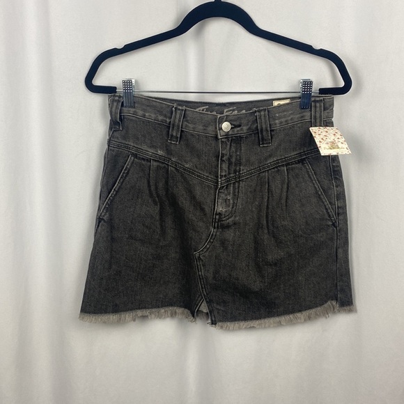 We The Free NWT Sanded Black Distressed Unique Pleated Skirt - Size 26 - Picture 4 of 15